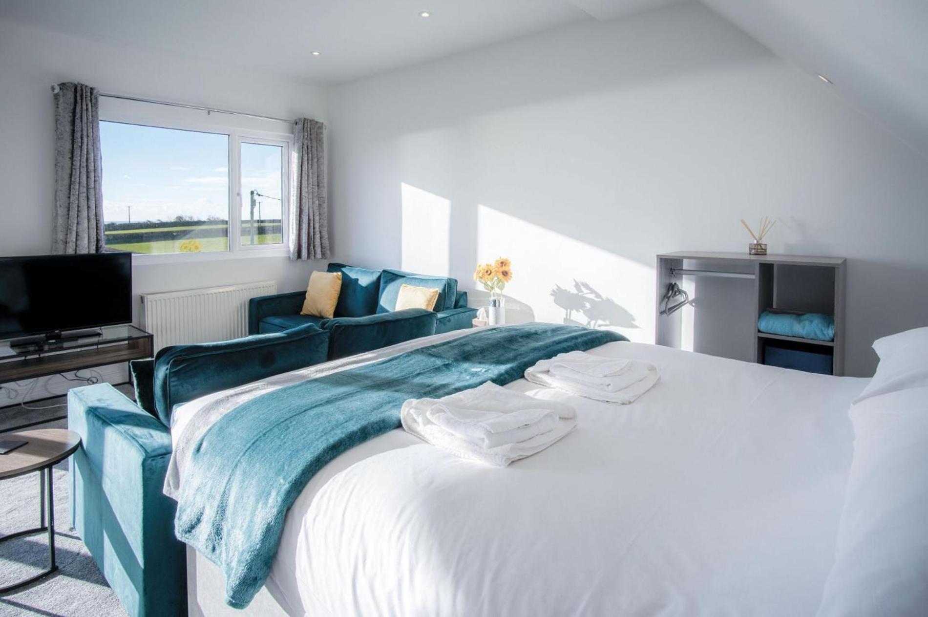 The Penthouse - 1 Bedroom Apartment - Ocean Breeze Port Eynon Buitenkant foto