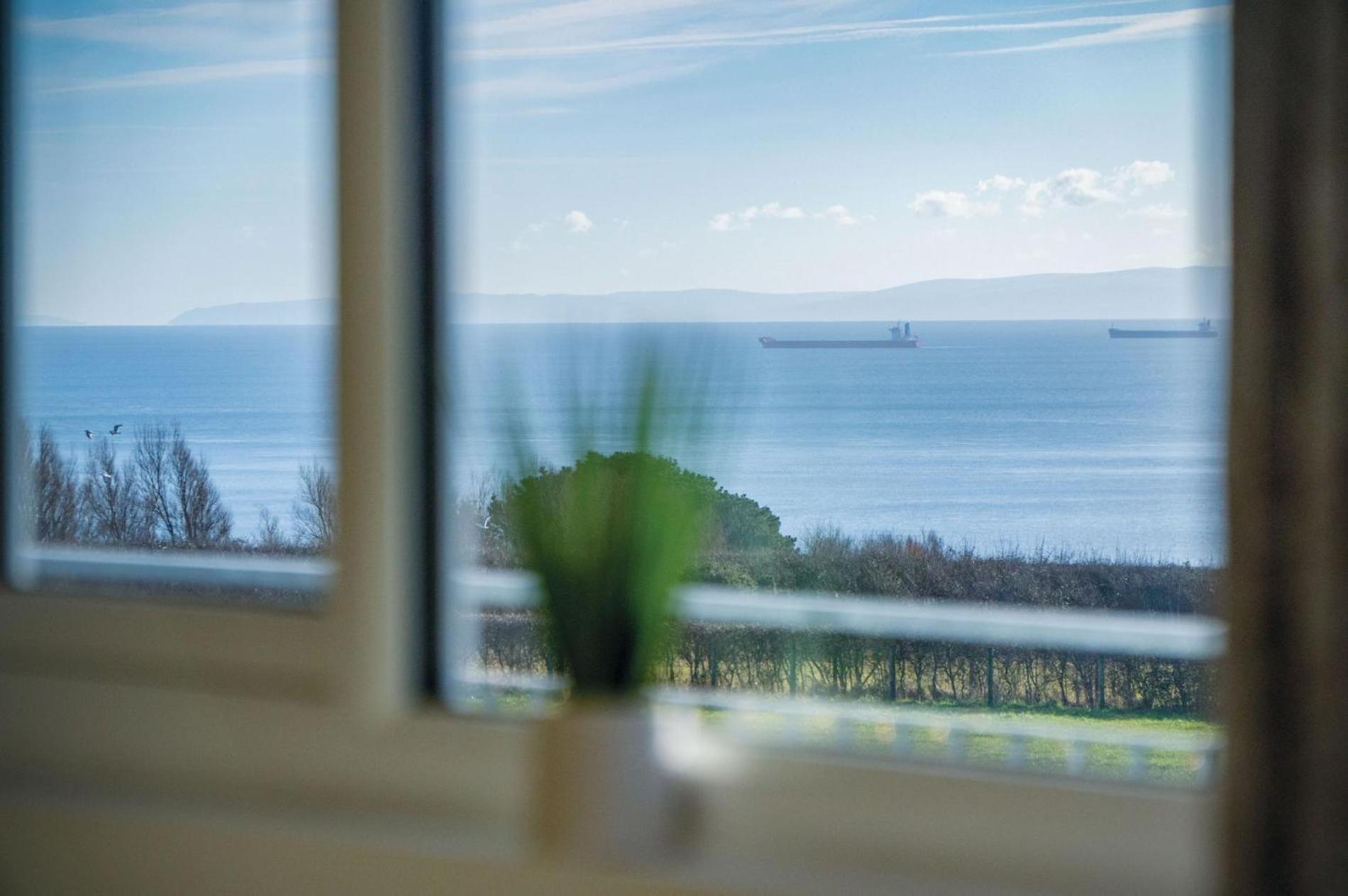 The Penthouse - 1 Bedroom Apartment - Ocean Breeze Port Eynon Buitenkant foto