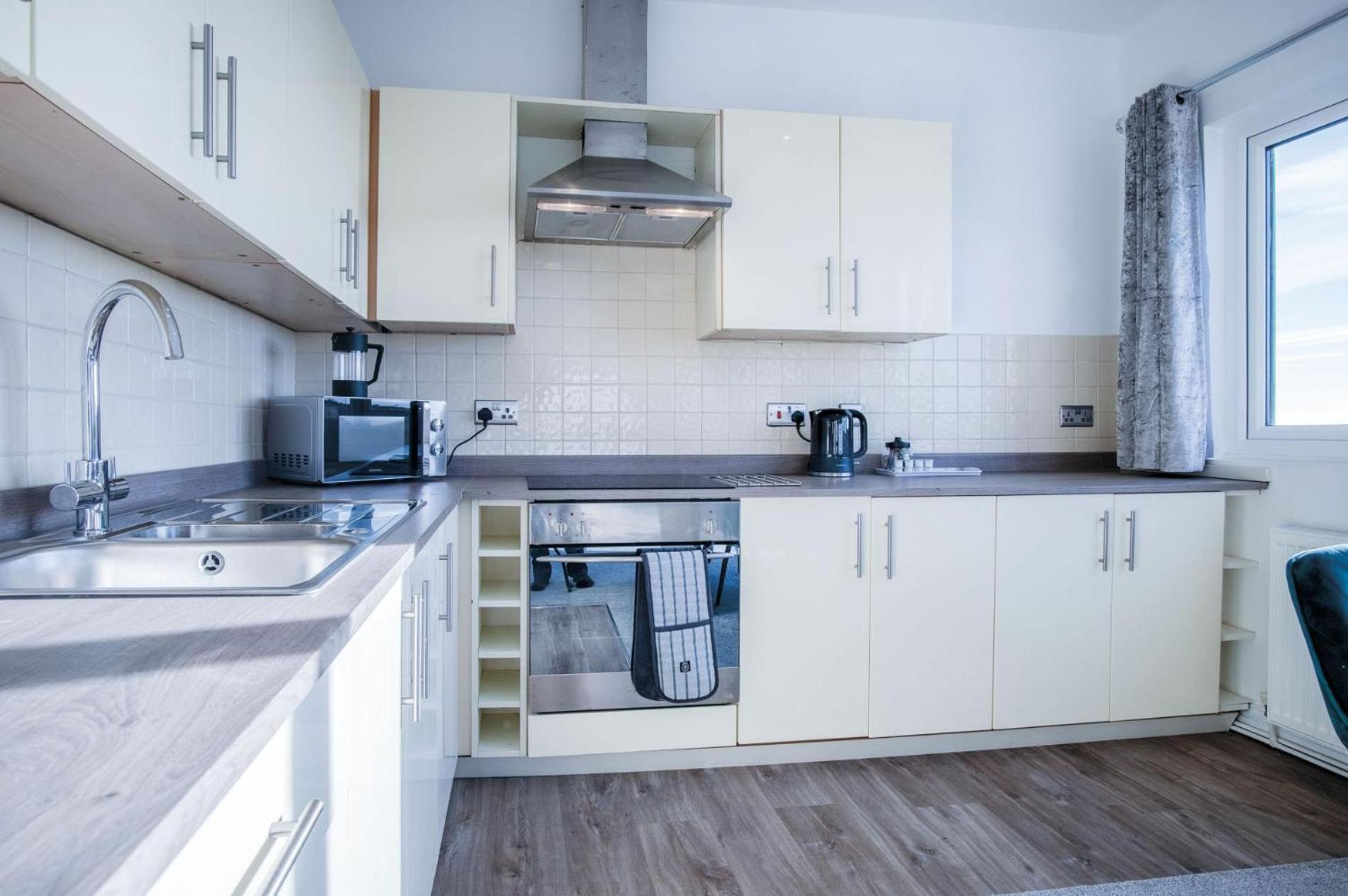The Penthouse - 1 Bedroom Apartment - Ocean Breeze Port Eynon Buitenkant foto