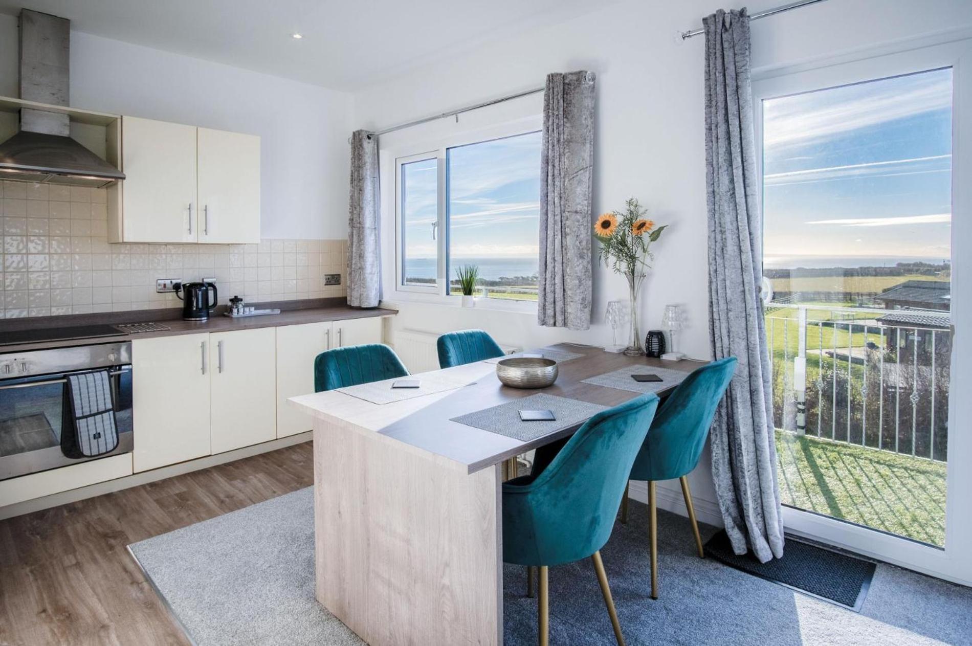 The Penthouse - 1 Bedroom Apartment - Ocean Breeze Port Eynon Buitenkant foto