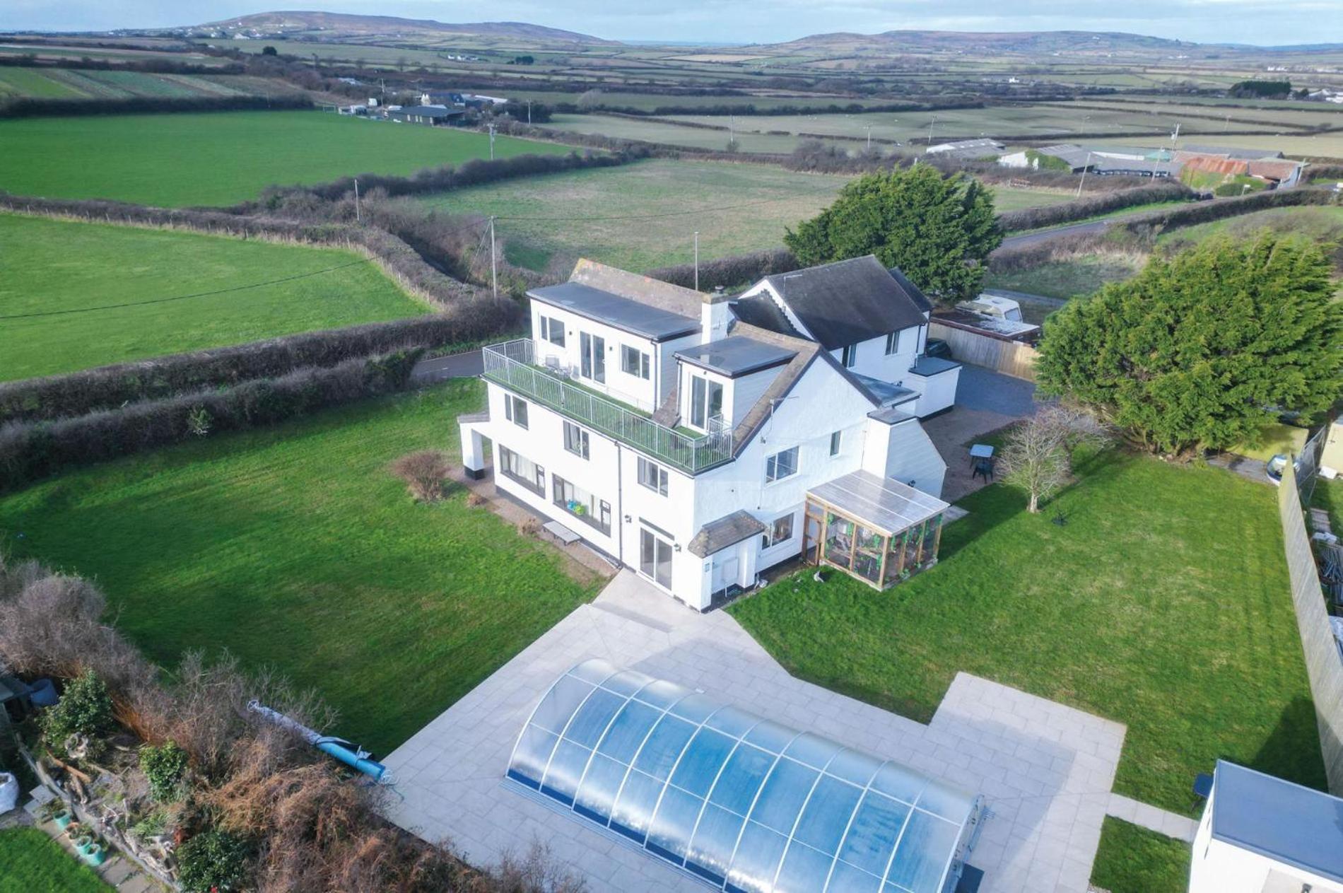 The Penthouse - 1 Bedroom Apartment - Ocean Breeze Port Eynon Buitenkant foto