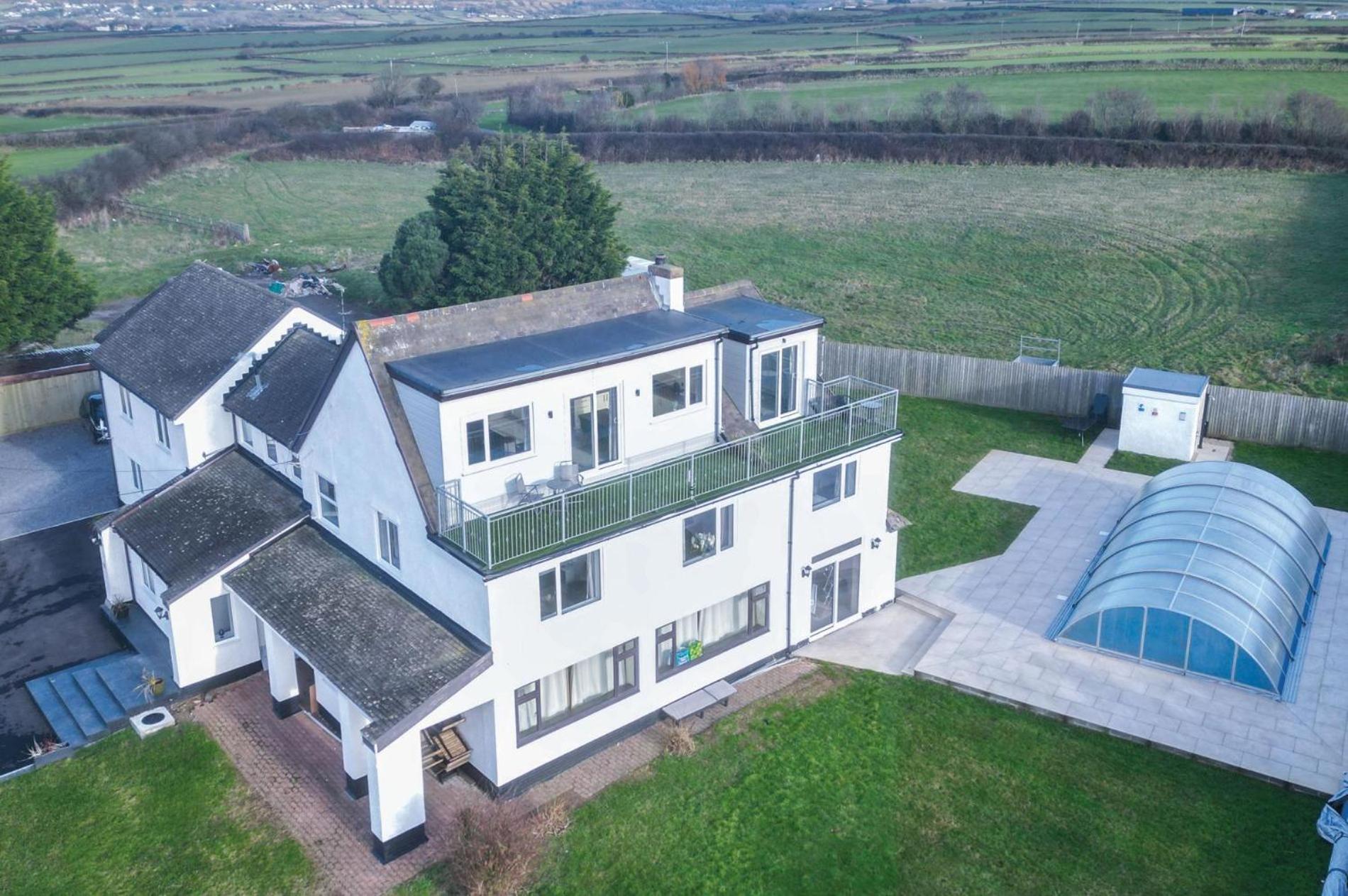 The Penthouse - 1 Bedroom Apartment - Ocean Breeze Port Eynon Buitenkant foto